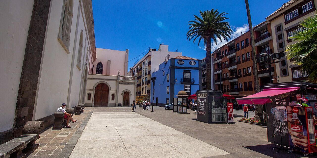 la-laguna-mike-peel La Laguna: plaza junto a la catedral / square beside the cathedral